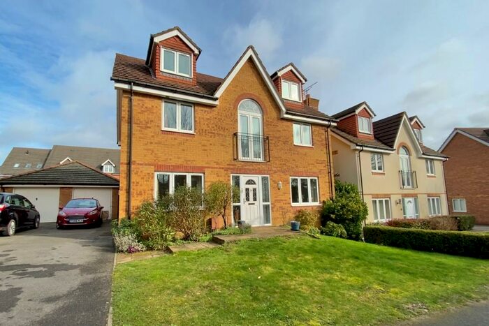5 Bedroom Detached House To Rent In Kingsley Way, Whiteley, PO15