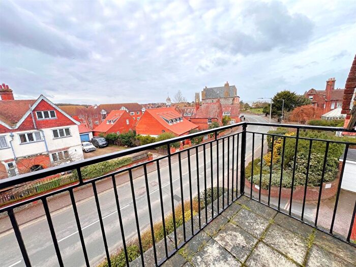 2 Bedroom Flat For Sale In Overstrand Road, Cromer, NR27