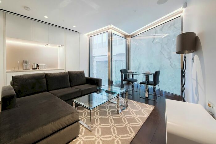 1 Bedroom Flat To Rent In Kings Gate Walk, London, SW1E