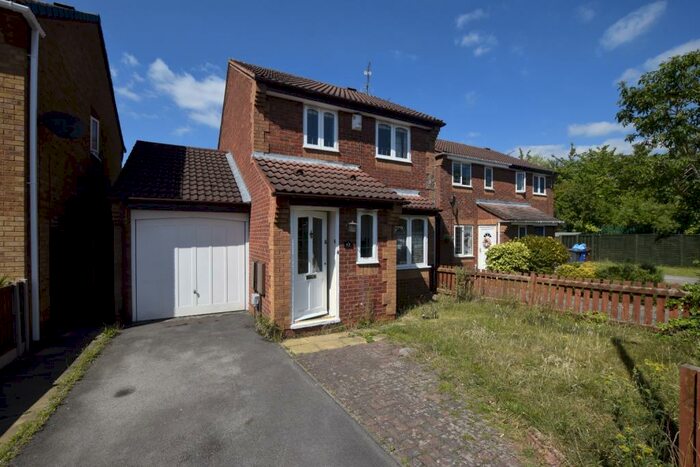 3 Bedroom Semi-Detached House To Rent In Sherbourne Drive, Burton-On-Trent, Staffordshire, DE14