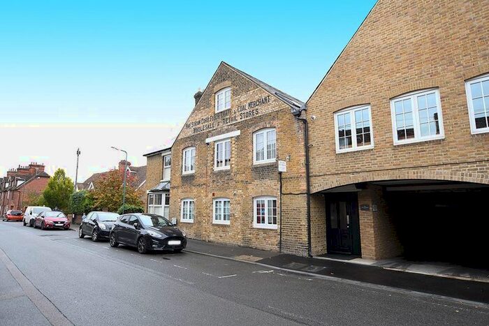 1 Bedroom Flat To Rent In The Street, Bearsted, ME14