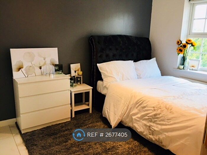 4 Bedroom Terraced House To Rent In Henry Bird Way, Northampton, NN4