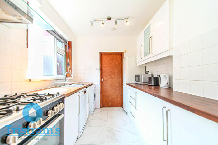 4 Bedroom End Of Terrace House To Rent In Foxhall Road, Forest Fields, NG7
