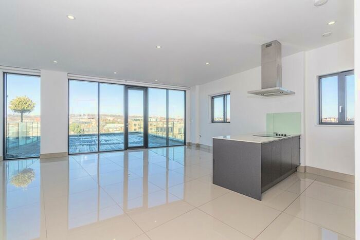 3 Bedroom Penthouse To Rent In Prince Of Wales Road, London, NW5