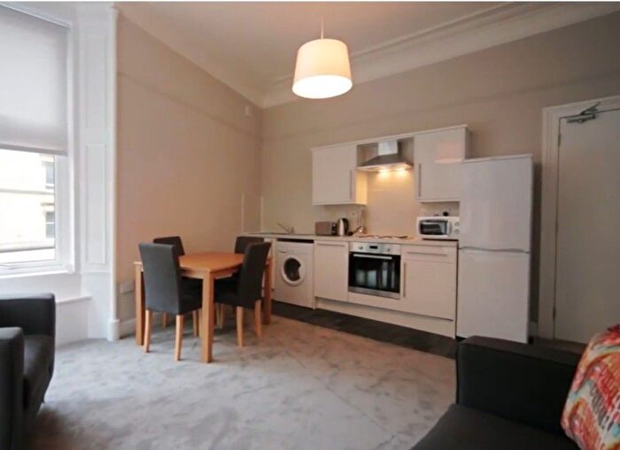 2 Bedroom Flat To Rent In Byres Road, West End, Glasgow, G12