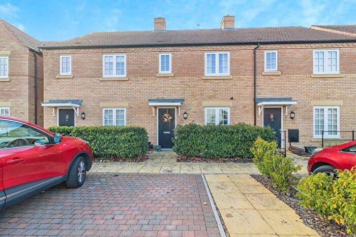 2 Bedroom Terraced House For Sale In Oatlands Drive, Houghton Conquest, Bedford, MK45