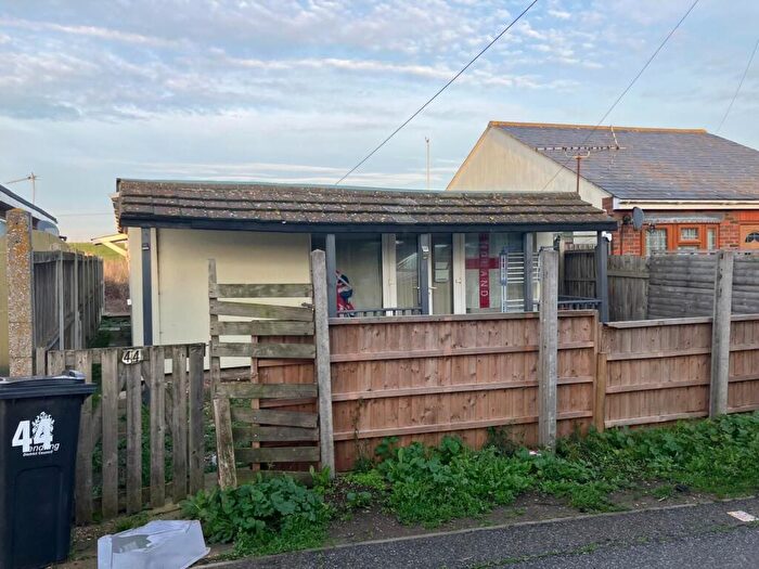 2 Bedroom Bungalow For Sale In Colne Way, Point Clear Bay, Clacton-on-Sea, CO16