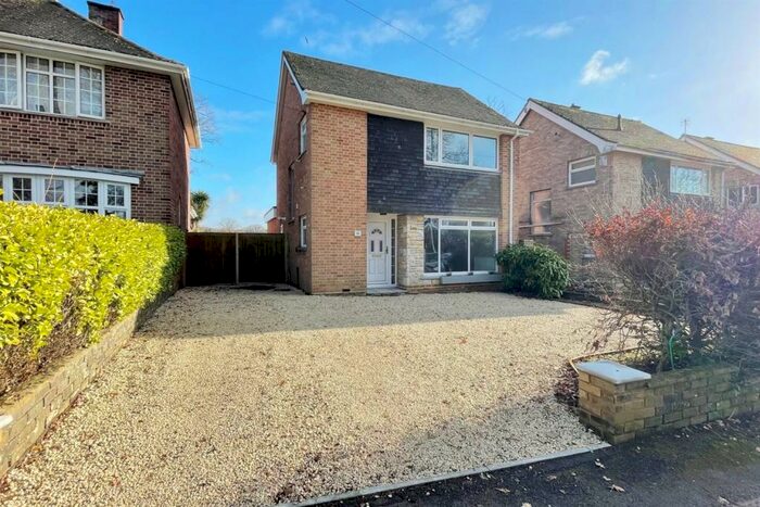 3 Bedroom Detached House To Rent In Scantabout, SO53