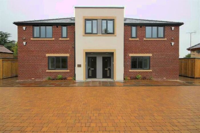 2 Bedroom Flat To Rent In Crescent Gardens, Leeds, LS17