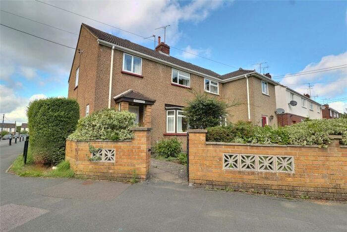 3 Bedroom Semi-Detached House To Rent In College Road, College Town, Sandhurst, Berkshire, GU47