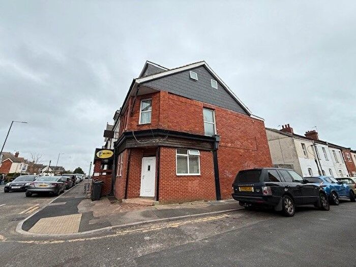 3 Bedroom Property To Rent In Holdenhurst Road, Bournemouth, BH8