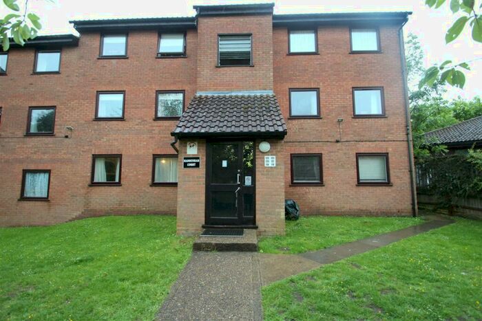 2 Bedroom Flat To Rent In Valley Green, Hemel Hempstead, HP2