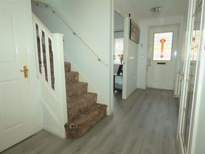 4 Bedroom Detached House For Sale In Springside Close, Huyton