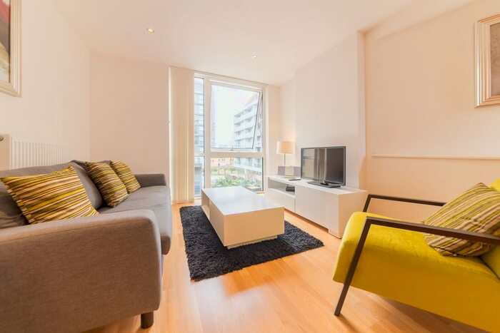 2 Bedroom Flat To Rent In Canary View, Dowells Street, Greenwich, London, SE10