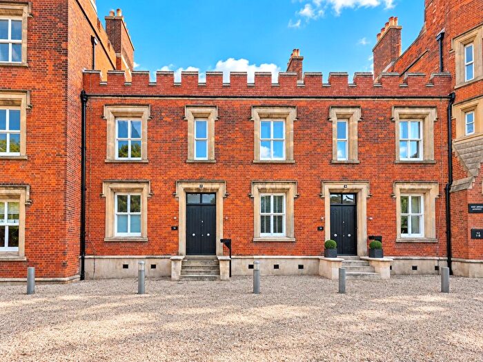 3 Bedroom Terraced House For Sale In Langhorne Street, London, SE18
