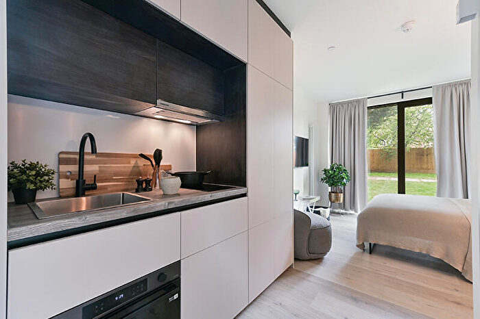 Studio To Rent In Greenhill Way, Harrow, Middlesex, HA1