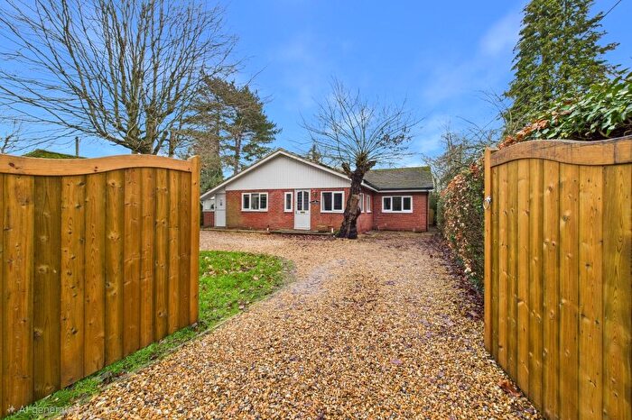 3 Bedroom Bungalow For Sale In Aldworth Road, Upper Basildon, Reading, Berkshire, RG8