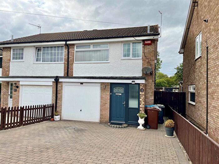 3 Bedroom Semi-Detached House For Sale In Weardale, Hull, HU7