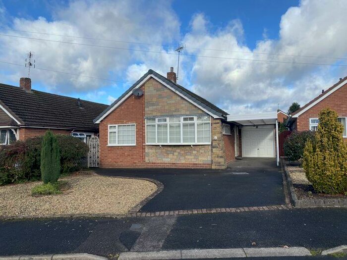2 Bedroom Bungalow To Rent In Regent Close, Kingswinford, DY6