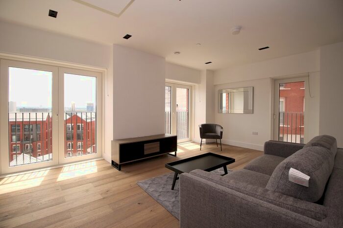 2 Bedroom Flat To Rent In Keybridge House, Exchange Gardens, Vauxhall, SW8