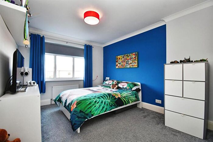 3 Bedroom End Of Terrace House For Sale In Maple Avenue, Willerby, HU10