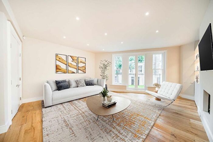 3 Bedroom Maisonette To Rent In Bevington Road, North Kensington, W10