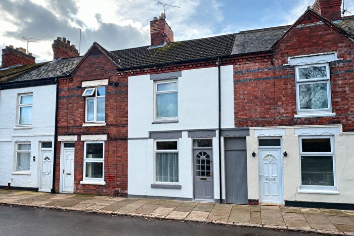 3 Bedroom Terraced House For Sale In Hughenden Drive, Leicester, LE2