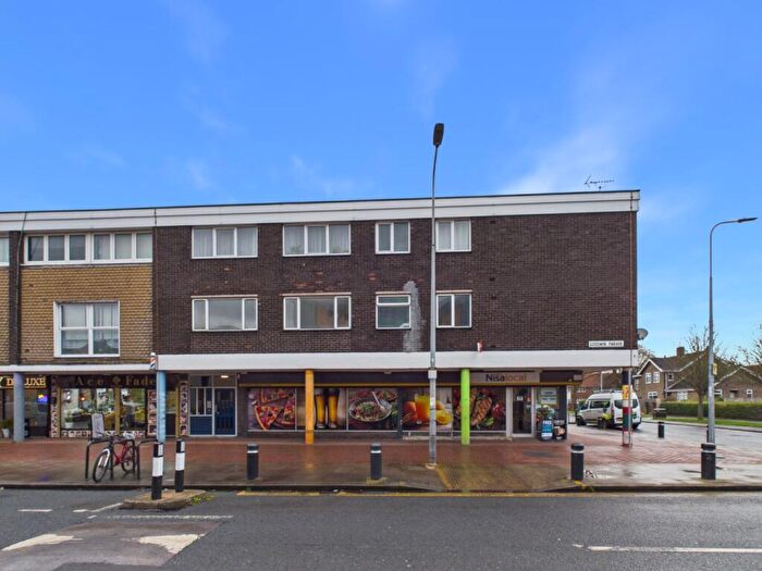 3 Bedroom Flat For Sale In Goodwin Parade, Hull, HU3