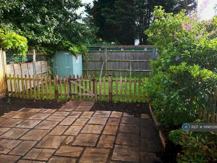 2 Bedroom Flat To Rent In Enfield, London, EN1