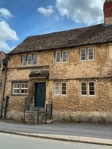 2 Bedroom Terraced House To Rent In West Street, SN15