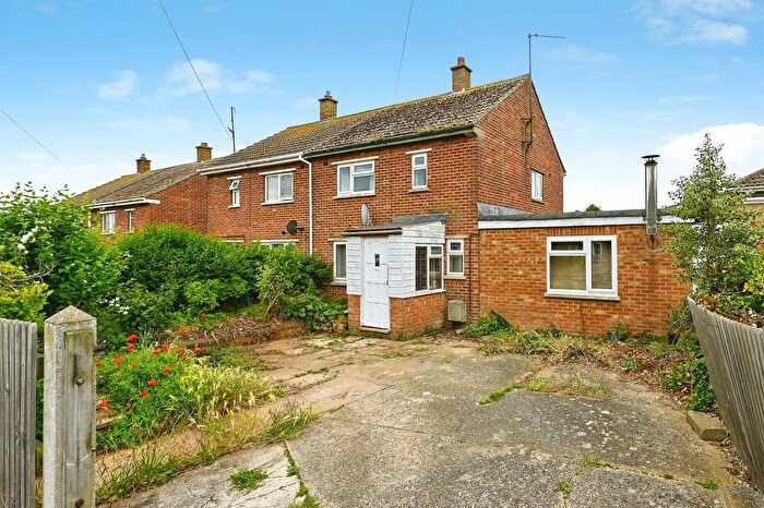 2 Bedroom Semi-Detached House For Sale In Waveney Road, Hunstanton, PE36