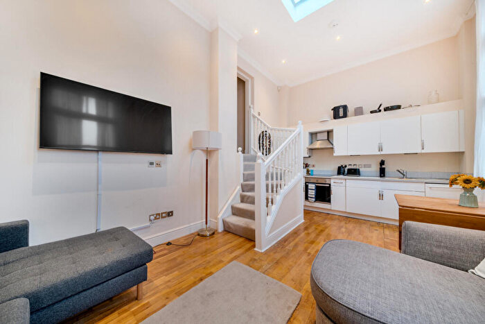 2 Bedroom Flat For Sale In Tweedy Road, Bromley, BR1