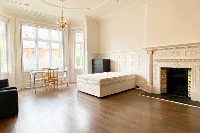 Flat To Rent In Parsifal Road, West Hampstead, NW6