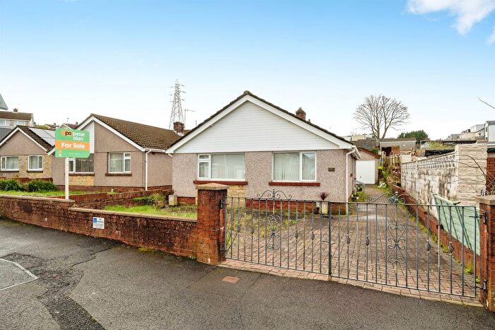 3 Bedroom Detached Bungalow For Sale In Lon Heddwch, Llansamlet, Swansea, SA7