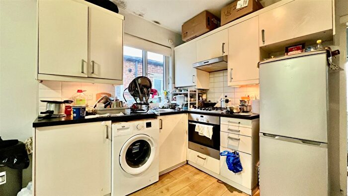 2 Bedroom Maisonette To Rent In Cecil Road, Hounslow, TW3