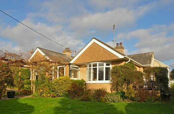 3 Bedroom Detached Bungalow For Sale In Portheast Way, Gorran Haven, PL26
