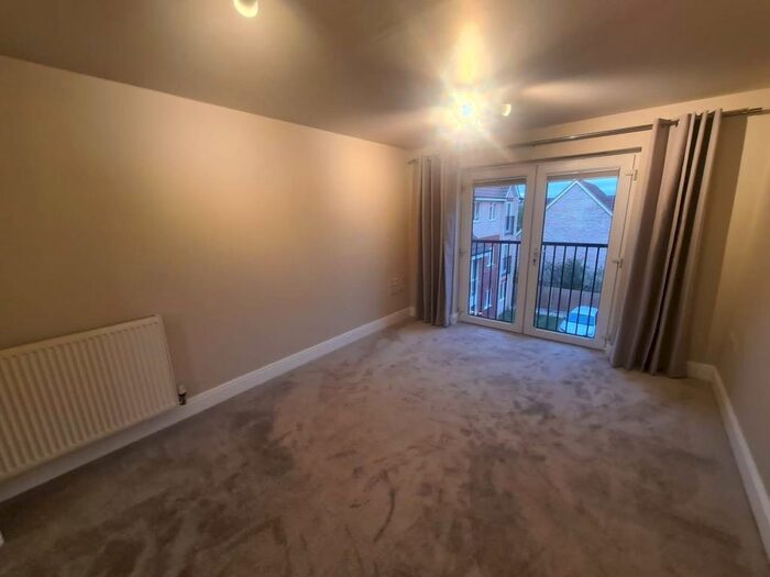 2 Bedroom Flat To Rent In Braeburn Walk, Royston SG8
