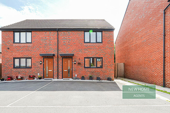 2 Bedroom Semi-Detached House For Sale In Poppy Lane, Salford, M6