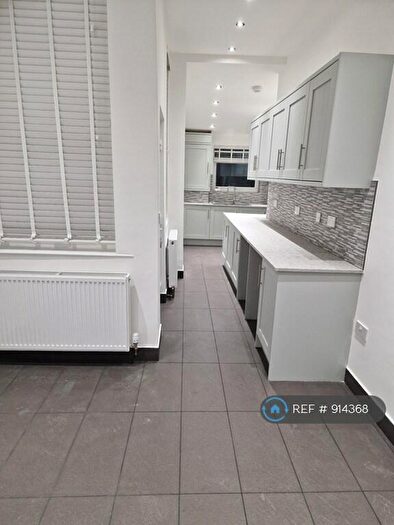 4 Bedroom Terraced House To Rent In Auckland Road, Liverpool, L18