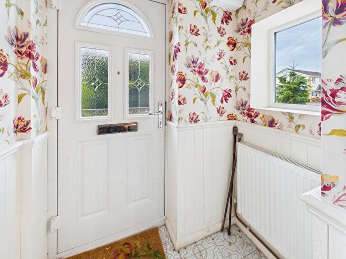 2 Bedroom Link Detached House For Sale In Churchill Close, Barrs Court, BS30