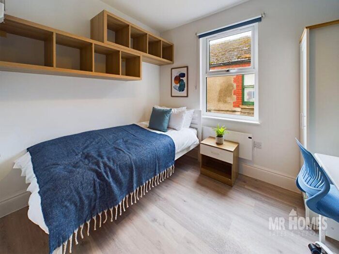 House Of Multiple Occupation To Rent In Newport Road, Cardiff, CF24