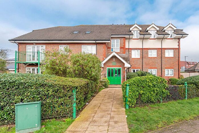2 Bedroom Flat For Sale In Uxbridge Road, Pinner, HA5