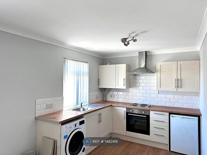 1 Bedroom Maisonette To Rent In Chester Close, Guildford, GU2
