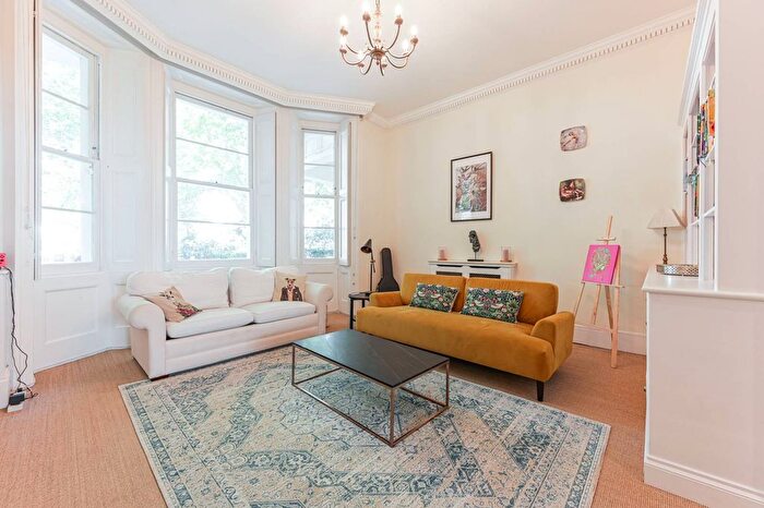 3 Bedroom Flat For Sale In St Georges Square, Pimlico, London, SW1V