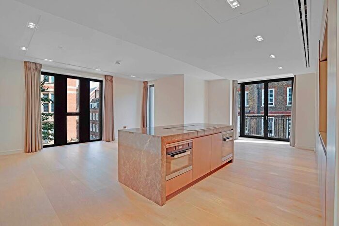 2 Bedroom Flat To Rent In Portugal Street, London, WC2A