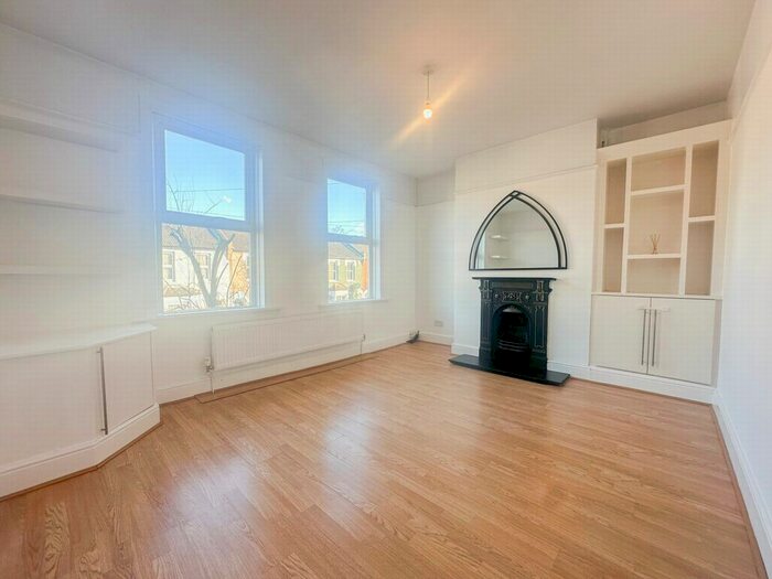 1 Bedroom Flat To Rent In Fotheringham Road, Enfield, EN1