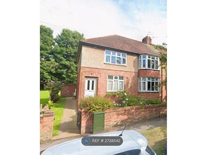 2 Bedroom Flat To Rent In Manor Drive North, York, YO26