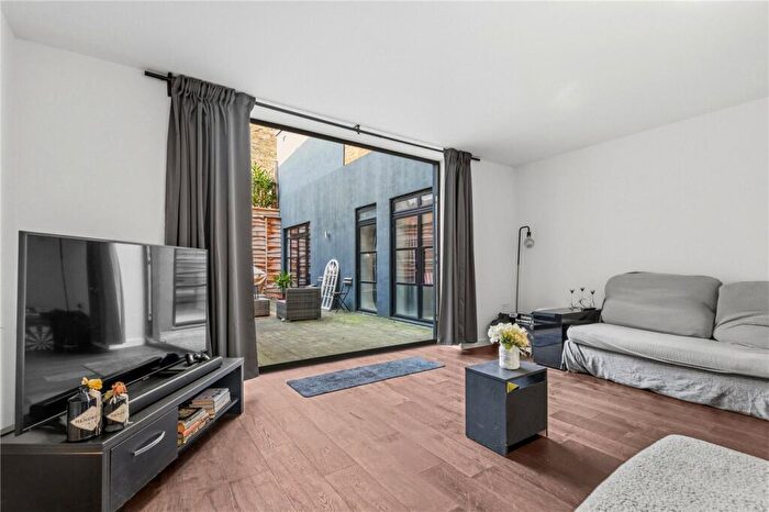 3 Bedroom Apartment To Rent In Princess Crescent, London, N4