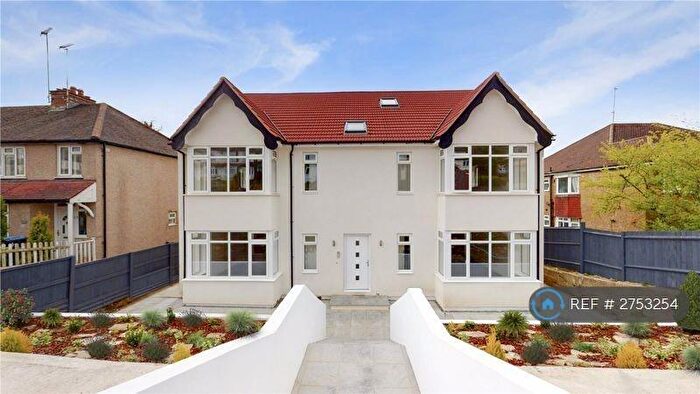 2 Bedroom Penthouse To Rent In Godstone Road, Whyteleafe, CR3