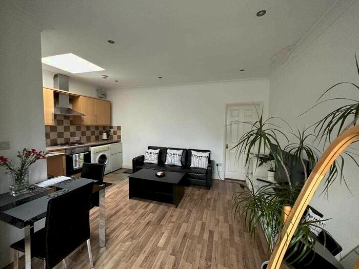 1 Bedroom Flat To Rent In Boileau Parade, Ealing, London, W5